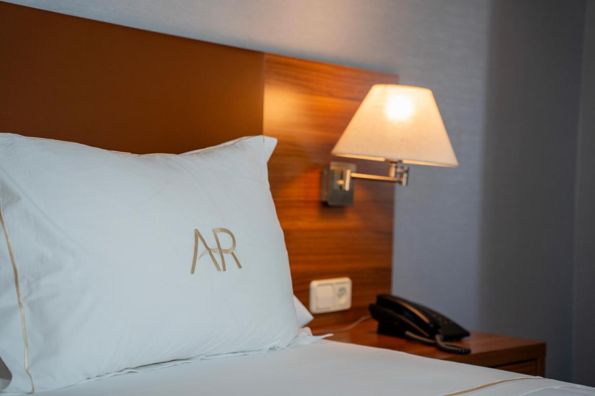 Aparto-Hotel Rosales Madrid Dış mekan fotoğraf