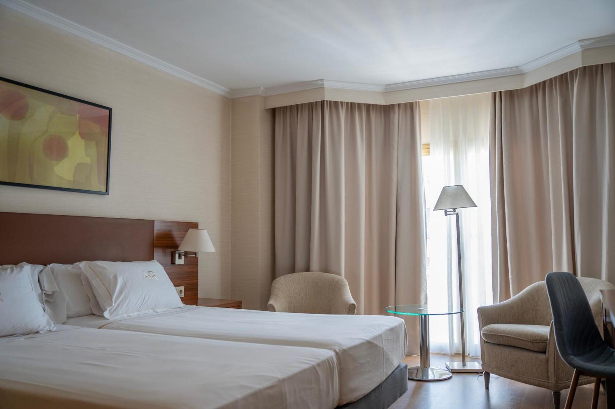 Aparto-Hotel Rosales Madrid Dış mekan fotoğraf