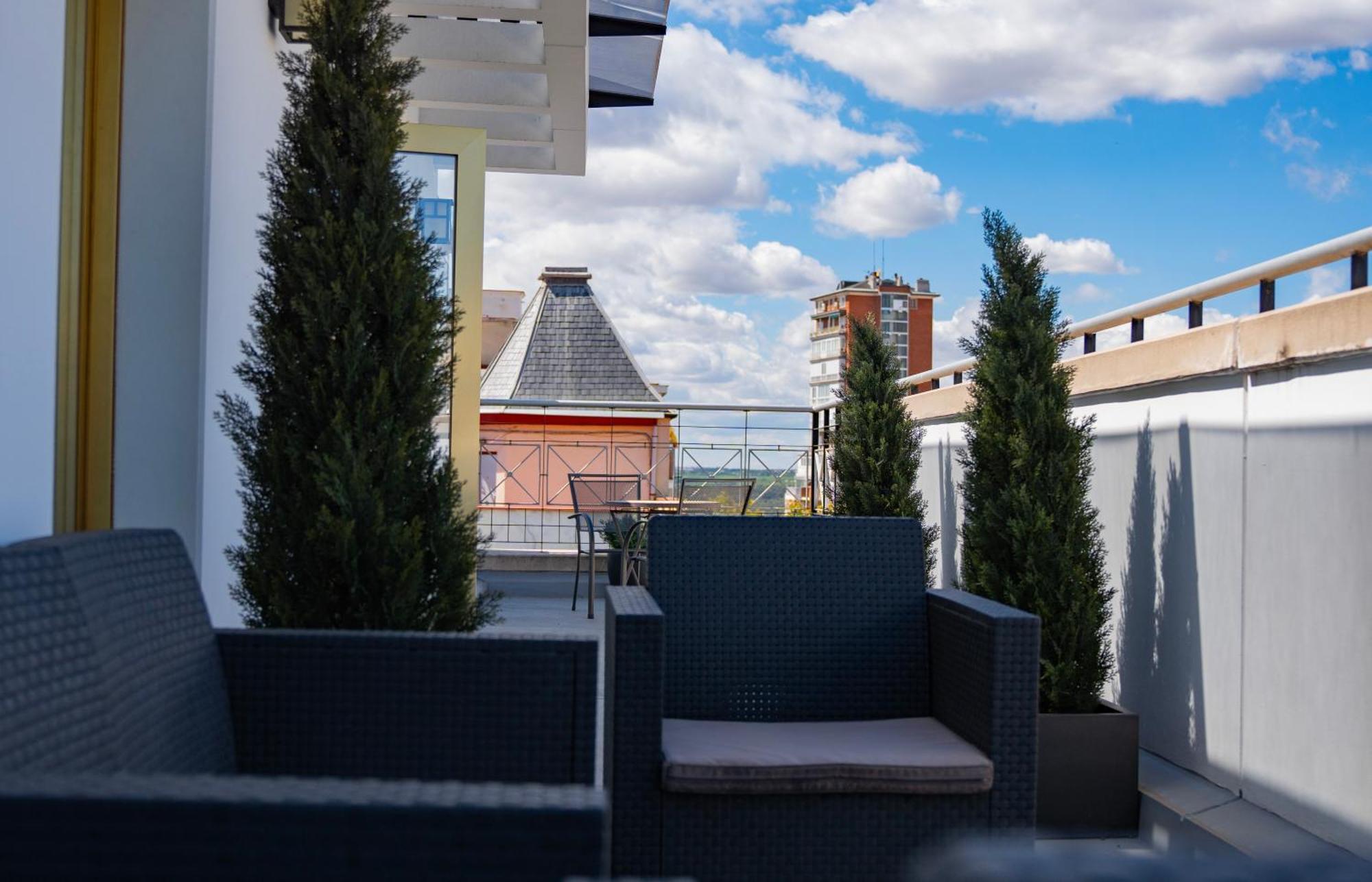 Aparto-Hotel Rosales Madrid Dış mekan fotoğraf