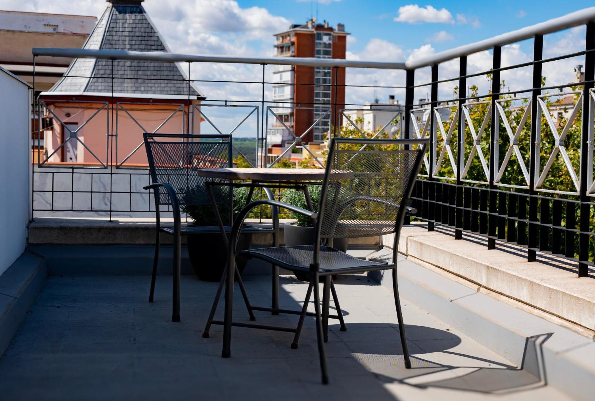Aparto-Hotel Rosales Madrid Dış mekan fotoğraf