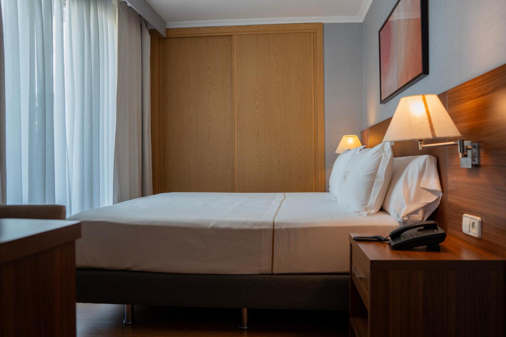 Aparto-Hotel Rosales Madrid Dış mekan fotoğraf