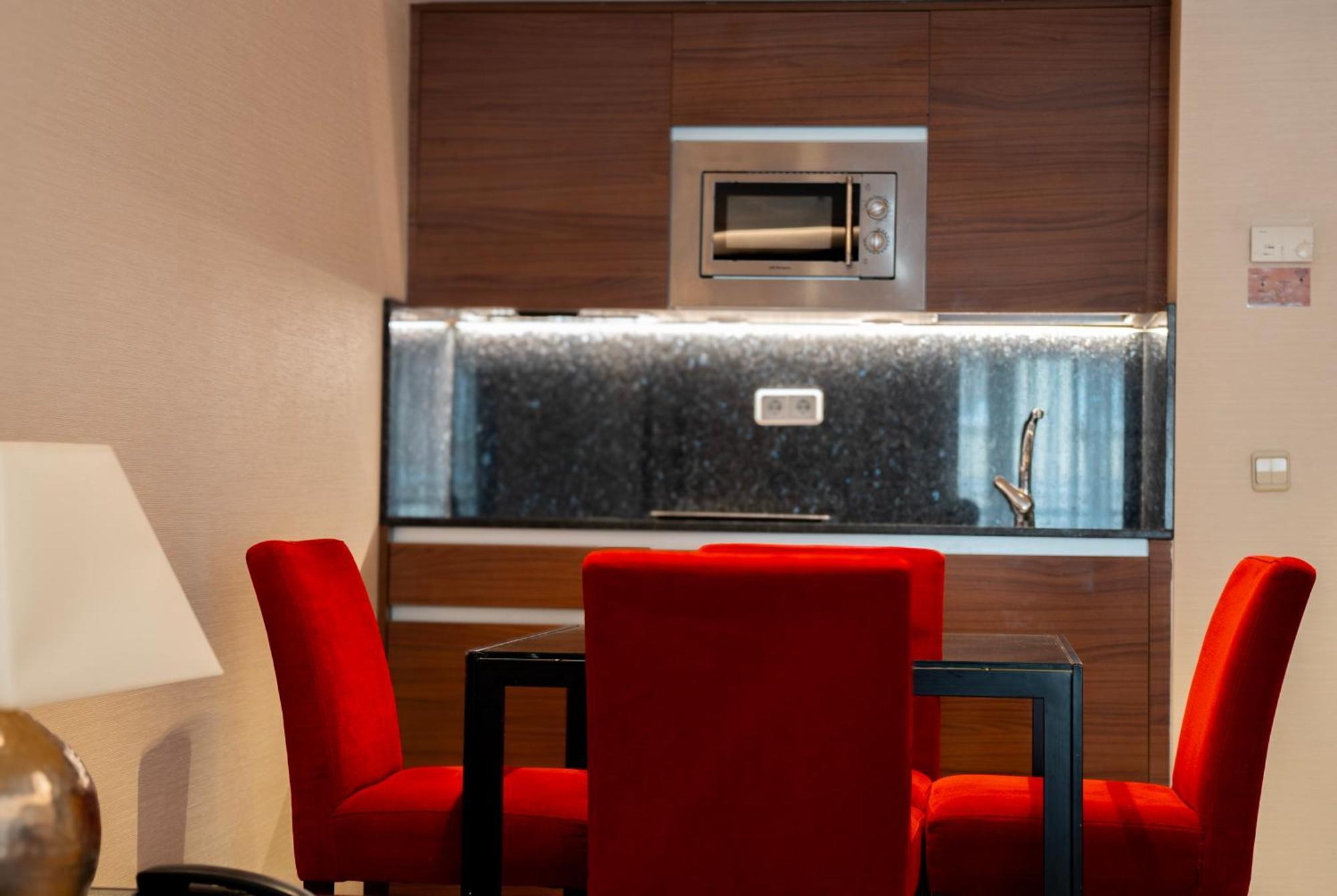 Aparto-Hotel Rosales Madrid Dış mekan fotoğraf