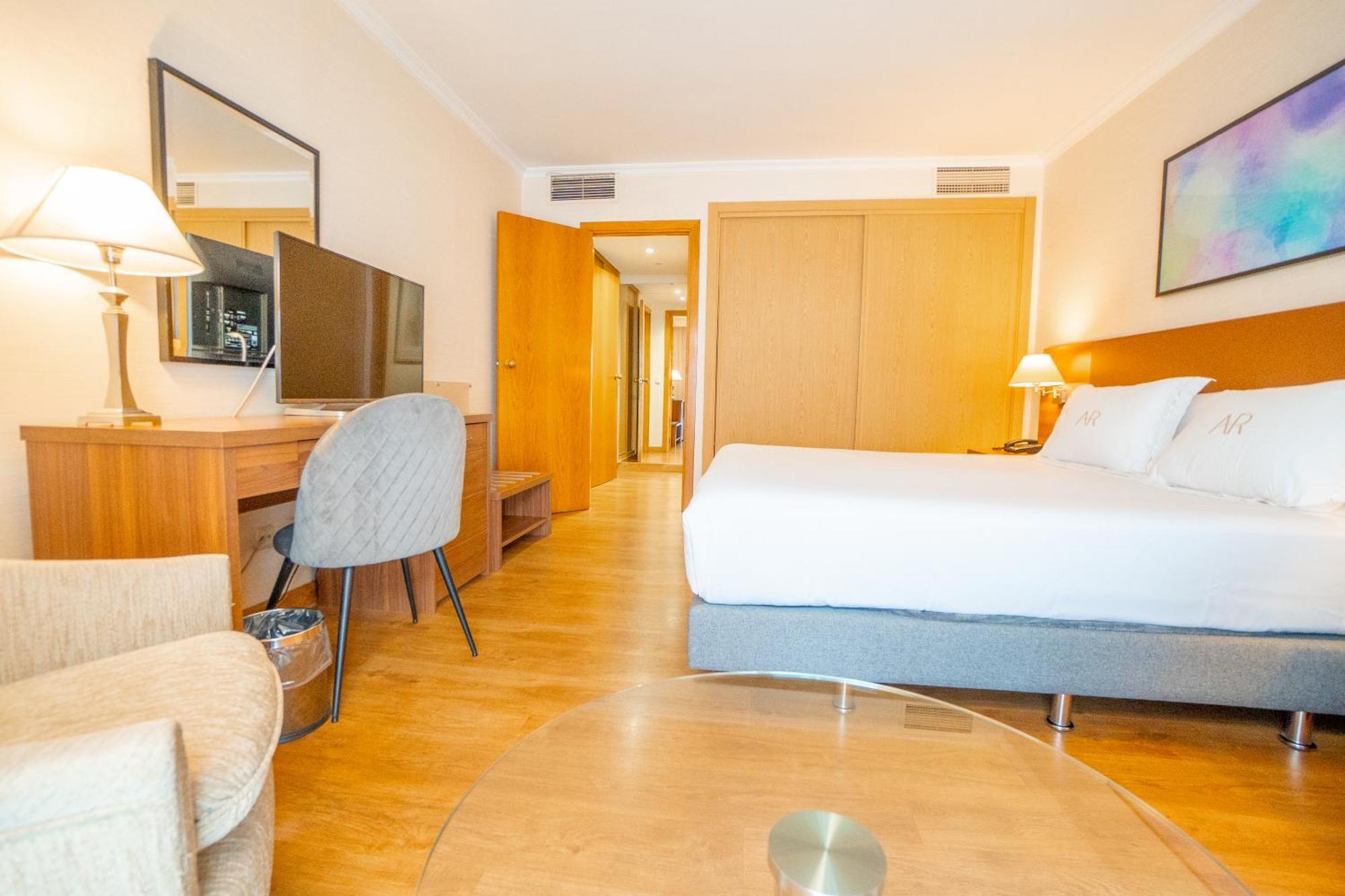 Aparto-Hotel Rosales Madrid Dış mekan fotoğraf