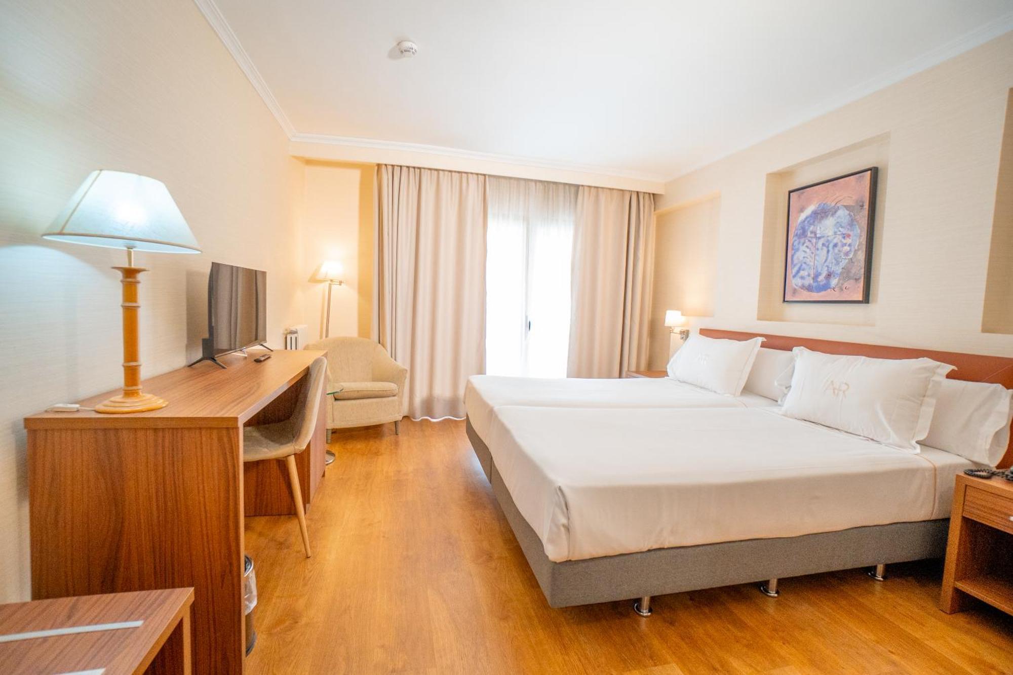 Aparto-Hotel Rosales Madrid Dış mekan fotoğraf