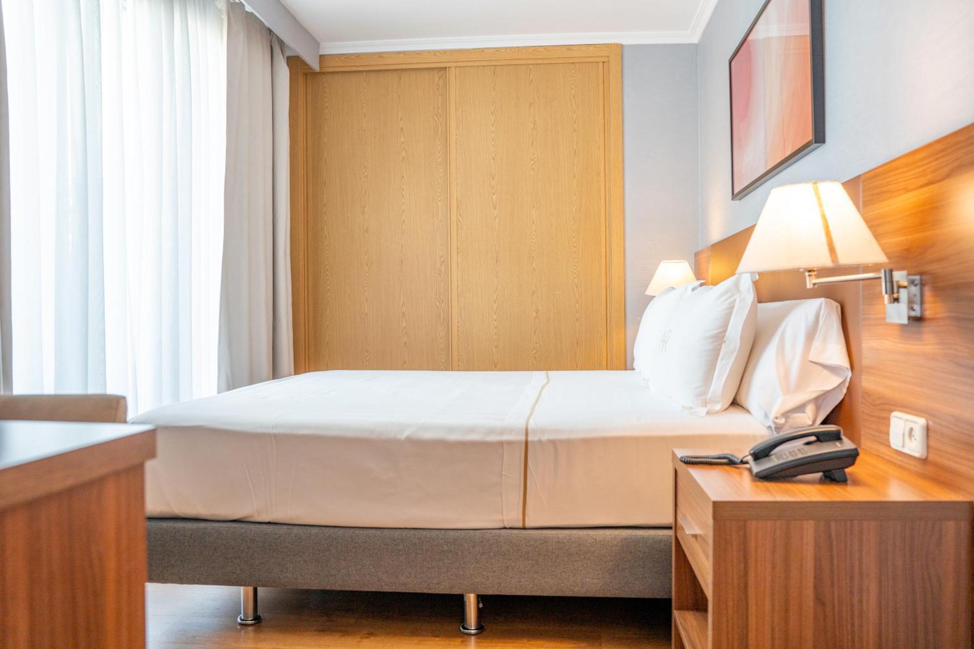 Aparto-Hotel Rosales Madrid Dış mekan fotoğraf